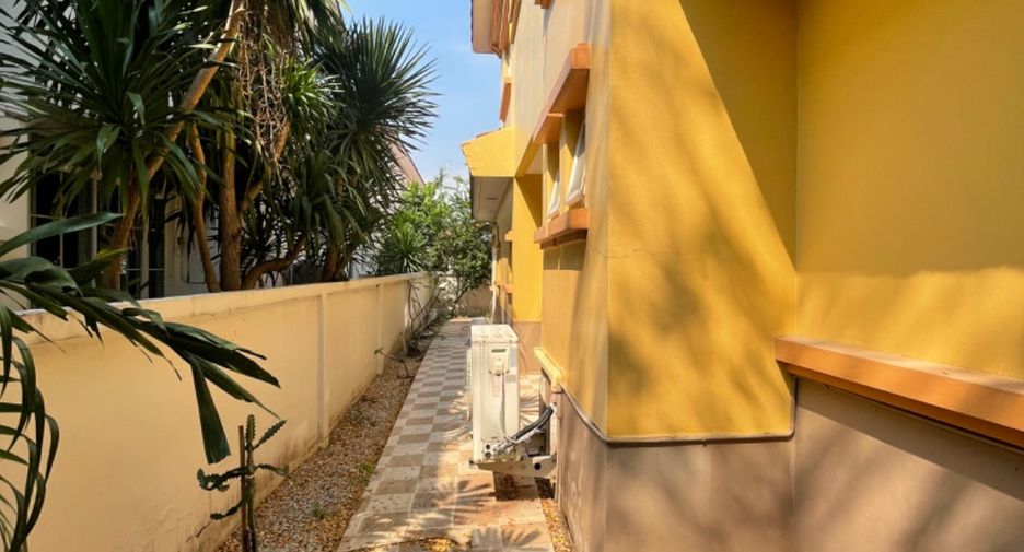 For sale 5 bed house in Pak Kret, Nonthaburi