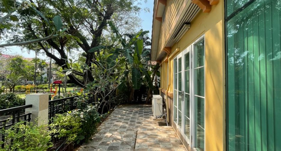 For sale 5 bed house in Pak Kret, Nonthaburi