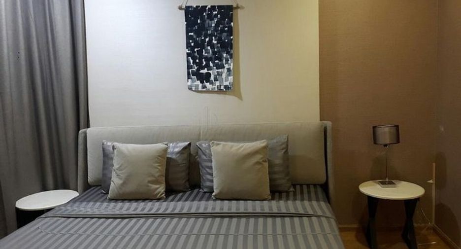 For rent 2 bedrooms condo in Pathum Wan, Bangkok