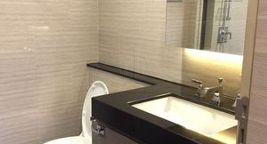 For rent 2 bedrooms condo in Pathum Wan, Bangkok