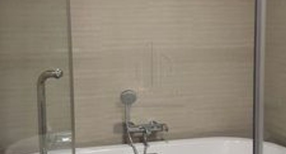 For rent 2 bedrooms condo in Pathum Wan, Bangkok