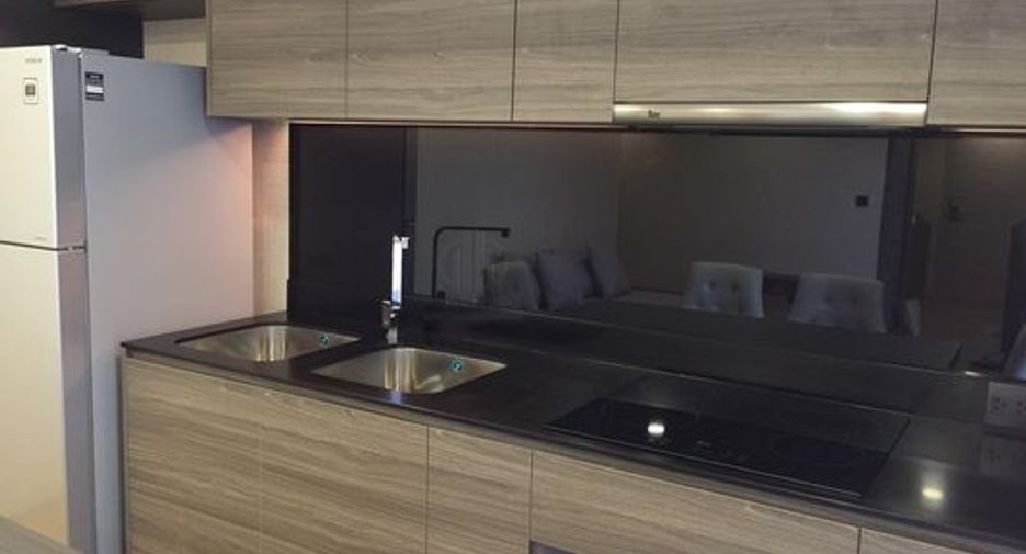 For rent 2 bedrooms condo in Pathum Wan, Bangkok