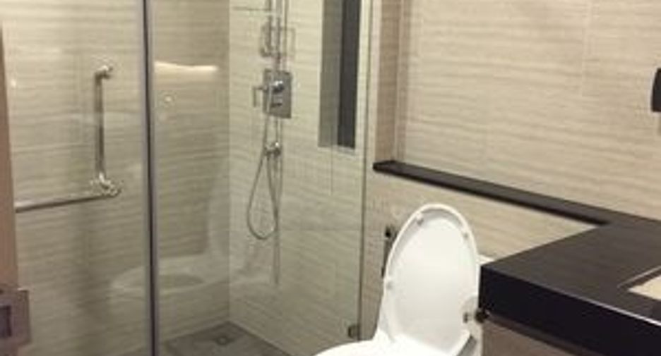 For rent 2 bedrooms condo in Pathum Wan, Bangkok