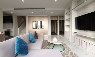For rent 3 bed condo in Pathum Wan, Bangkok