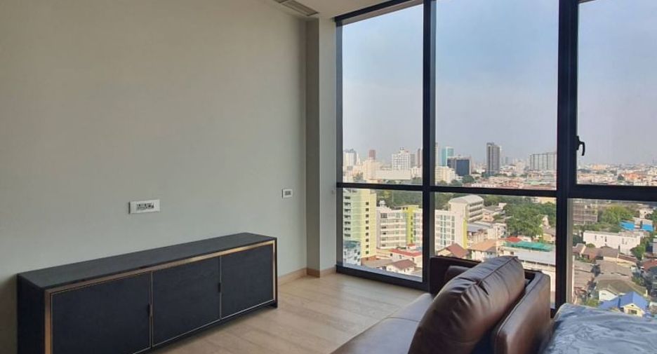 For rent 2 bedrooms condo in Watthana, Bangkok
