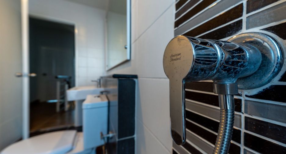 For sale 4 ベッドルーム townhouse in Khan Na Yao, Bangkok