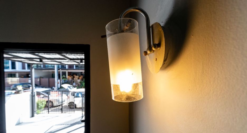 For sale 4 ベッドルーム townhouse in Khan Na Yao, Bangkok
