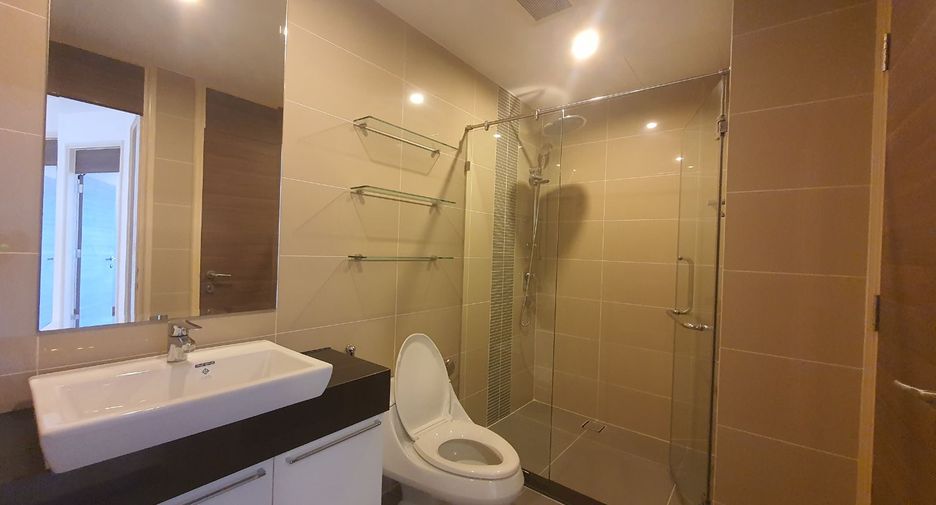 Condo en alquiler y en venta de 4 habitaciones en Yan Nawa, Bangkok