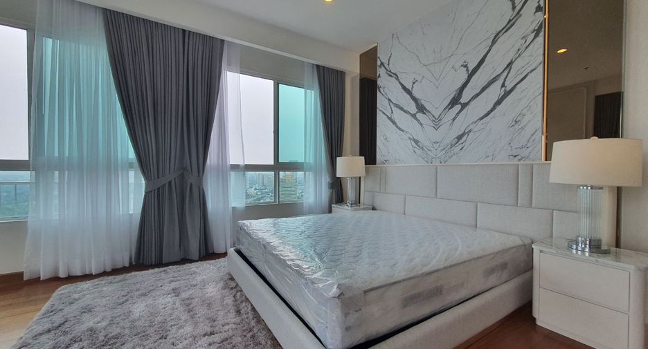Condo en alquiler y en venta de 4 habitaciones en Yan Nawa, Bangkok