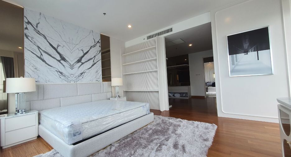 Condo en alquiler y en venta de 4 habitaciones en Yan Nawa, Bangkok
