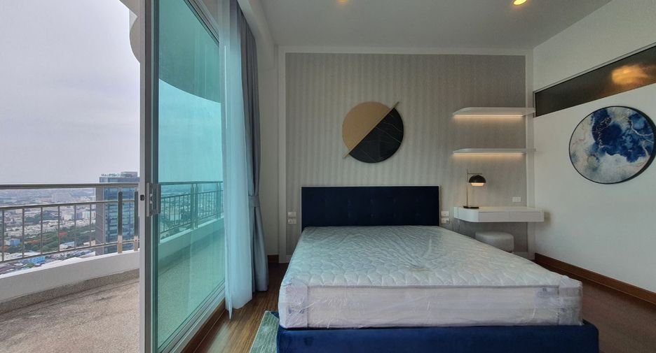 Condo en alquiler y en venta de 4 habitaciones en Yan Nawa, Bangkok