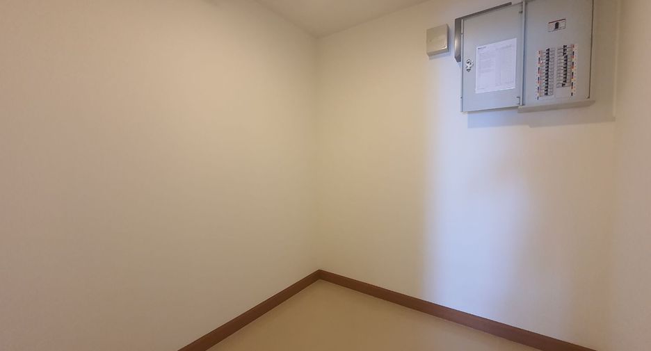 Condo en alquiler y en venta de 4 habitaciones en Yan Nawa, Bangkok