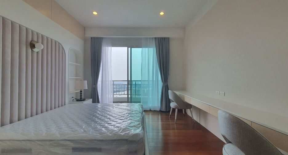 Condo en alquiler y en venta de 4 habitaciones en Yan Nawa, Bangkok