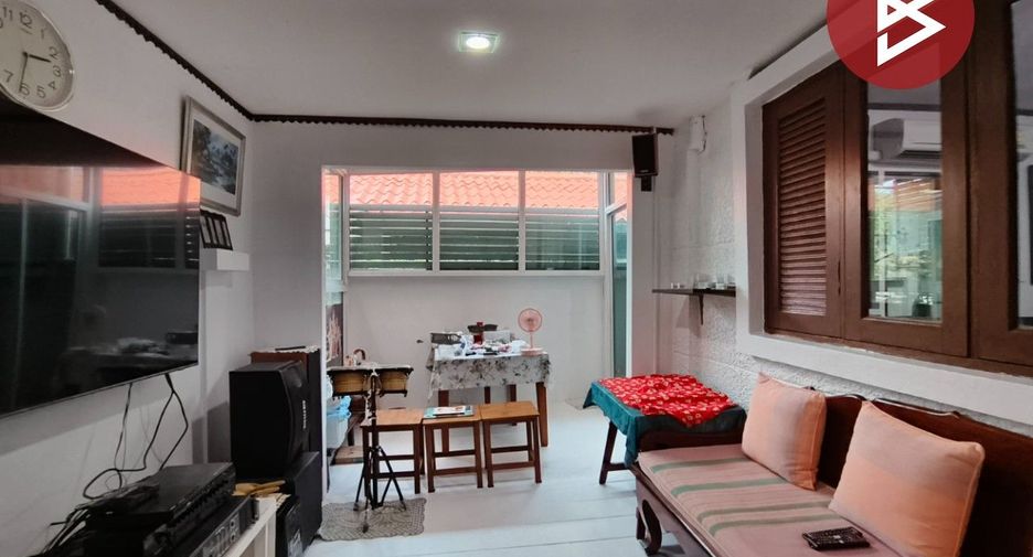 For sale 7 bed townhouse in Chatuchak, Bangkok