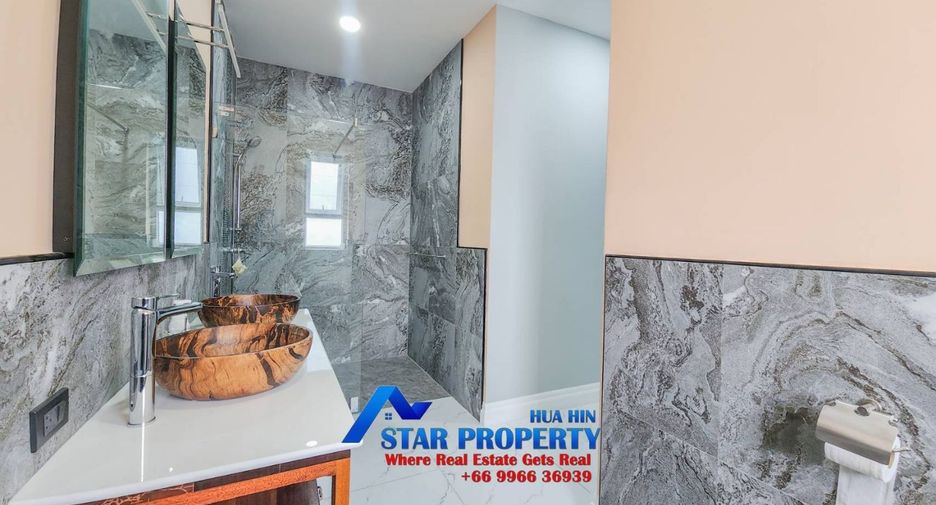 For sale 5 ベッドルーム villa in Hua Hin, Prachuap Khiri Khan