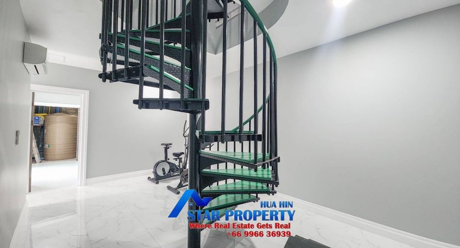 For sale 5 ベッドルーム villa in Hua Hin, Prachuap Khiri Khan