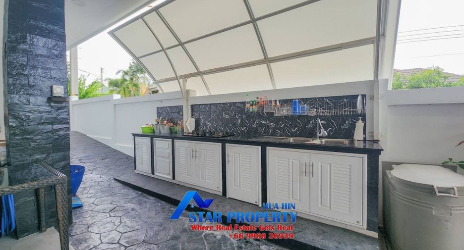 For sale 5 ベッドルーム villa in Hua Hin, Prachuap Khiri Khan