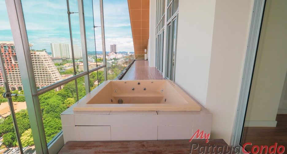 For sale 4 bedrooms condo in Bang Lamung, Chonburi