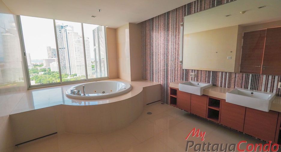 For sale 4 bedrooms condo in Bang Lamung, Chonburi