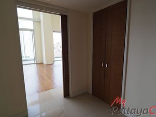 For sale 4 ベッドルーム condo in Bang Lamung, Chonburi