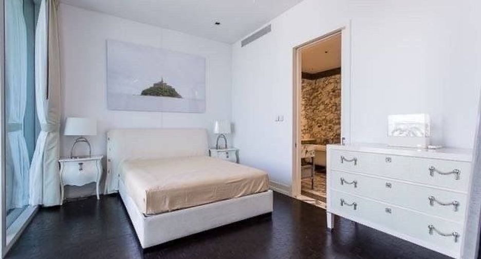 For sale 2 bedrooms condo in Sathon, Bangkok
