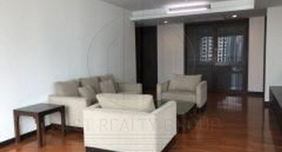 For rent 4 ベッドルーム condo in Watthana, Bangkok