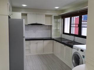 For rent 3 bedrooms condo in Khlong Toei, Bangkok