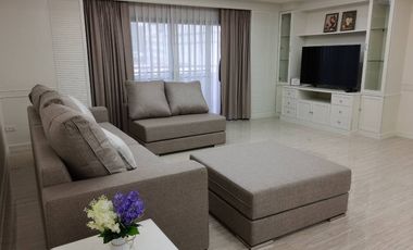 For rent 3 bedrooms condo in Khlong Toei, Bangkok