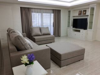 For rent 3 bedrooms condo in Khlong Toei, Bangkok