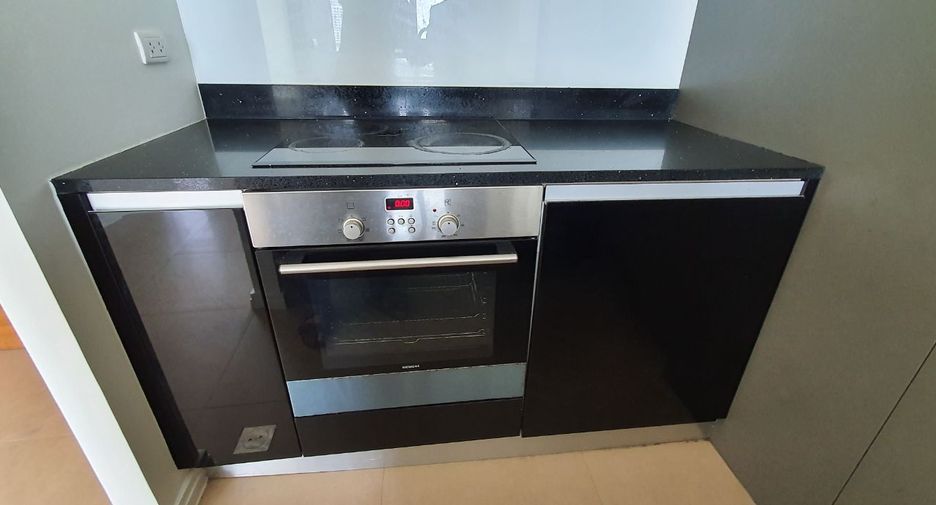 Продажа 1 кровать кондо в Сатхон, Бангкок