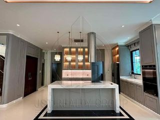For sale 4 Beds house in Thawi Watthana, Bangkok