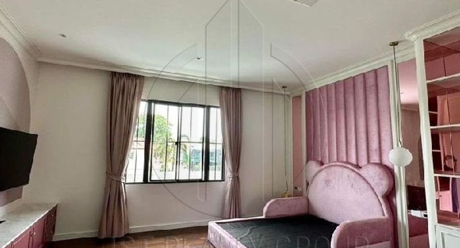 For sale 4 bedrooms house in Thawi Watthana, Bangkok