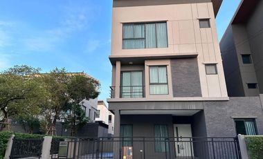 For rent 4 bedrooms house in Khan Na Yao, Bangkok