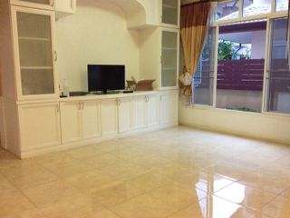 For rent 5 bed house in Saraphi, Chiang Mai