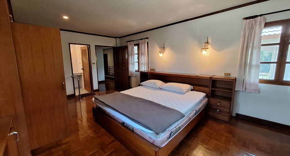 For rent 3 bedrooms house in Mueang Chiang Mai, Chiang Mai