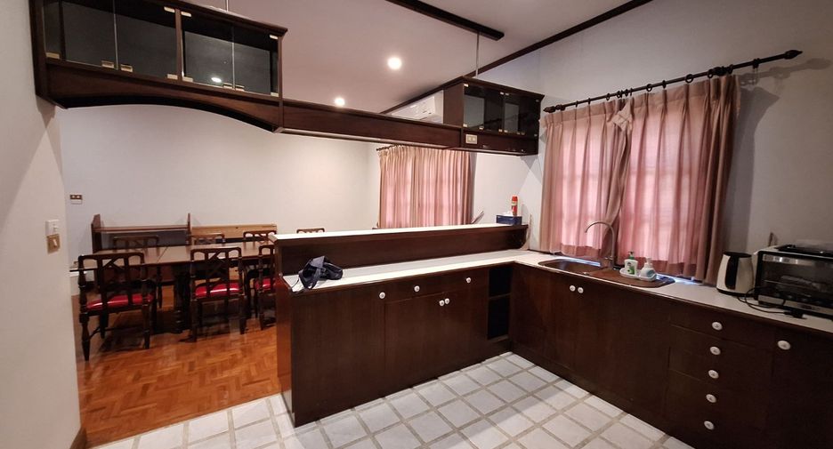 For rent 3 bedrooms house in Mueang Chiang Mai, Chiang Mai
