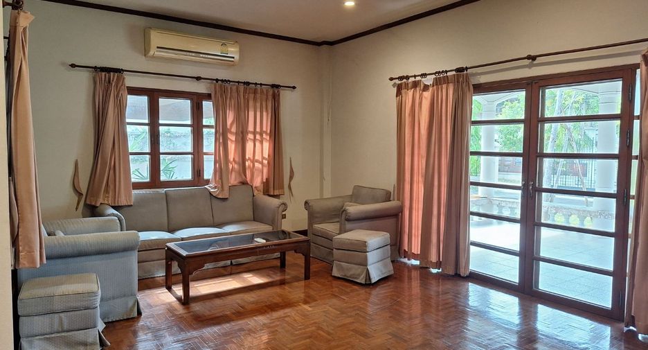 For rent 3 bedrooms house in Mueang Chiang Mai, Chiang Mai
