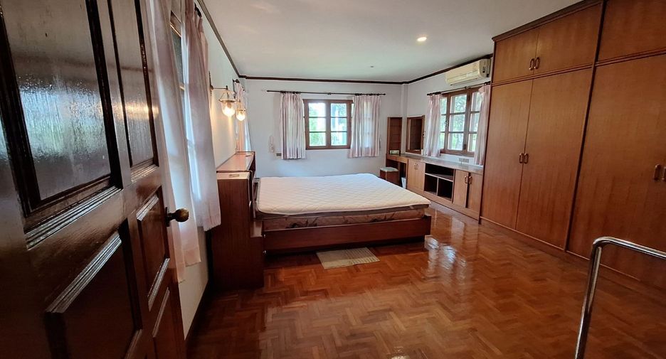 For rent 3 bedrooms house in Mueang Chiang Mai, Chiang Mai