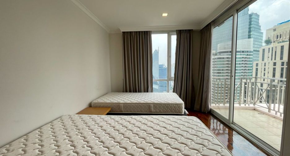For rent 4 bedrooms apartment in Watthana, Bangkok