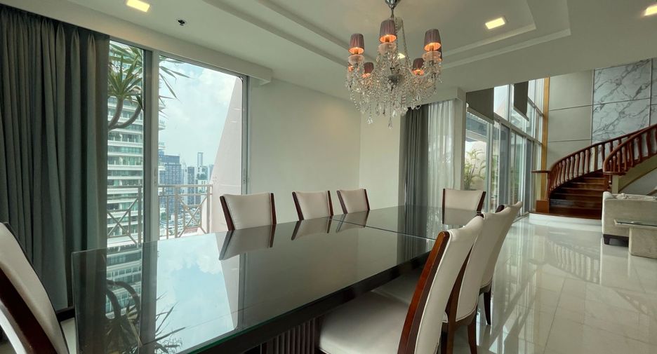 For rent 4 bedrooms apartment in Watthana, Bangkok