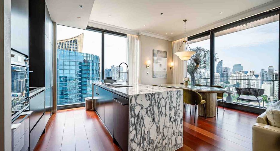 À louer et à vendre 3 chambres condo à Watthana, Bangkok