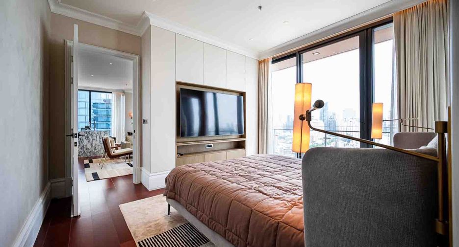 À louer et à vendre 3 chambres condo à Watthana, Bangkok