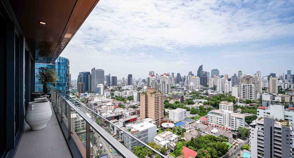 À louer et à vendre 3 chambres condo à Watthana, Bangkok