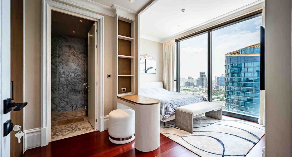 À louer et à vendre 3 chambres condo à Watthana, Bangkok