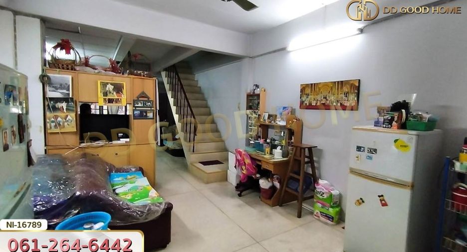 For sale 4 Beds retail Space in Phasi Charoen, Bangkok