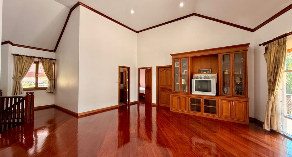 For sale 5 bedrooms house in Ban Thi, Lamphun