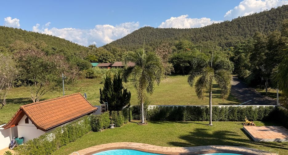 For sale 5 bedrooms house in Ban Thi, Lamphun