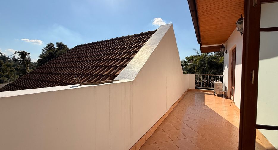 For sale 5 bedrooms house in Ban Thi, Lamphun