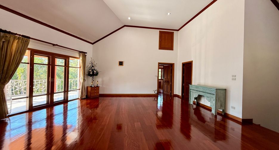 For sale 5 bedrooms house in Ban Thi, Lamphun