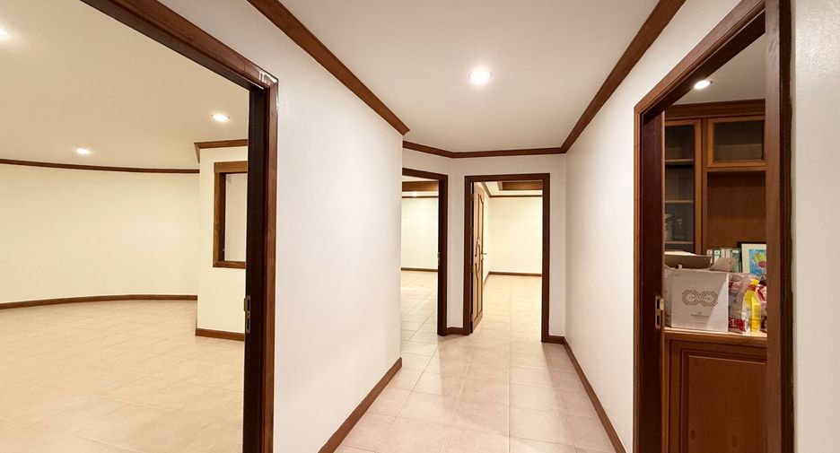 For sale 5 bedrooms house in Ban Thi, Lamphun